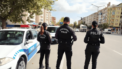 أفراد من قوات الشرطة في مدينة أفيون قره حصار (وسائل إعلام تركية)