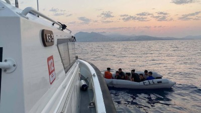 خفر السواحل التركي ينقذ مهاجرين غير شرعيين في بودروم (TRT)