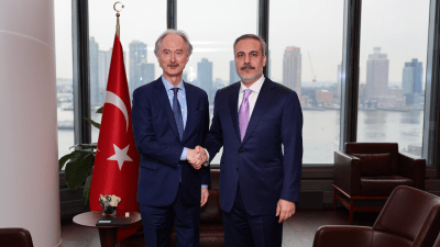 وزير الخارجية التركي هاكان فيدان بالمبعوث الأممي الخاص إلى سوريا غير بيدرسن
