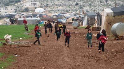 أطفال ضمن مخيمات الشمال السوري - الدفاع المدني
