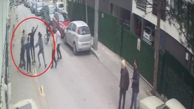 لحظة طعن الفتى السوري عبد الله علو في مدينة بورصة