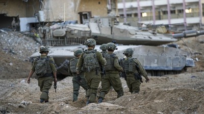 منذ 129 يوماً يشن جيش الاحتلال حرباً مدمرة على قطاع غزة خلفت آلاف الضحايا - AP