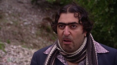 الممثل باسم ياخور في شخصية "جودة أبو خميس" بمسلسل "ضيعة ضايعة"