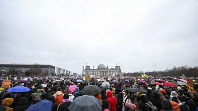 مئات الآلاف يتظاهرون في ألمانيا مجددا ضد العنصرية وحزب البديل المتطرف