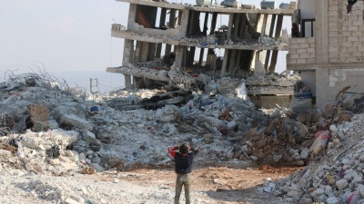 إيواء وإغاثة وخطط طوارئ.. كيف استجاب شمال سوريا لما بعد الزلزال مقارنة بالنظام؟