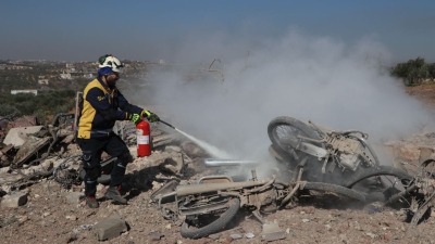 آثار الدمار إثر قصف لقوات النظام بمحيط مدينة إدلب - الدفاع المدني