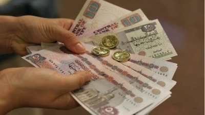 سعر الجنيه المصري مقابل الدولار الأميركي بعد رفع سعر الفائدة