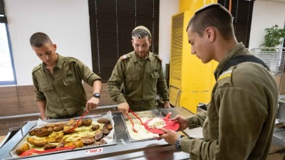 بتهمة انتهاك "حرمة يوم السبت".. الحكم على جنود إسرائيليين بالسجن 20 يوما 