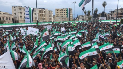 مظاهرة في مدينة إدلب بذكرى الثورة السورية