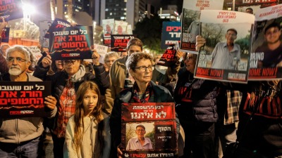 أهالي الأسرى الإسرائيليين: نتنياهو "عائق" أمام صفقة التبادل