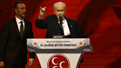 زعيم الحركة القومية التركية دولت بهجلي (الأناضول)