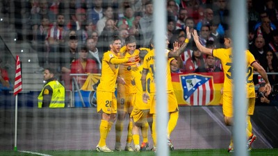 برشلونة يكتسح أتلتيكو مدريد بثلاثية ويرتقي لوصافة الدوري الإسباني