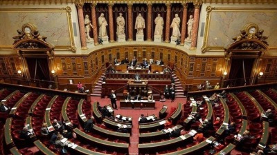 فرنسا أول دولة في العالم تدرج حق الإجهاض بالدستور