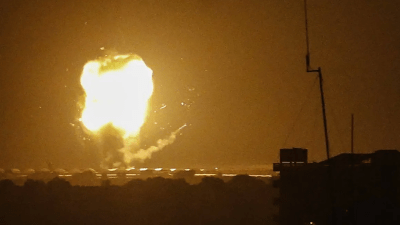 إسرائيل تقصف مواقع للنظام في درعا رداً على إطلاق صاروخ باتجاه الجولان