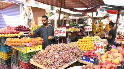 سوق شعبي لبيع الفواكه في مصر ـ إنترنت