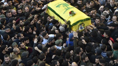 77 حزب الله يشييع أحد عناصره (أرشيفية من الإنترنت)