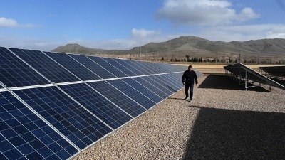 80 ميغا واط الآن فقط.. حكومة النظام تعد بـ 2500 ميغا بـ 2030 من الطاقة الشمسية