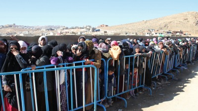 إعادة لاجئين سوريين من لبنان إلى سوريا - AFP
