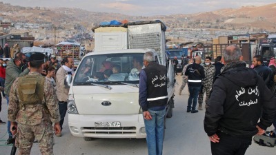 لاجئون سوريون يغادرون الأراضي اللبنانية ـ AFP
