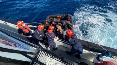 إنقاذ مهاجرين قبالة ساحل ولاية أيدين غرب تركيا في 2 أيار 2024 (İHA)