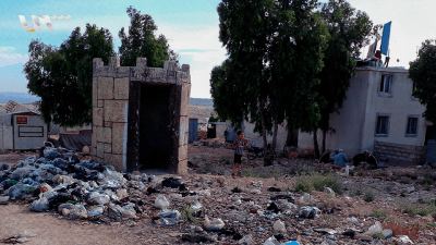 كارثة صحية تهدد المهجرين في ريف إدلب بسبب القمامة